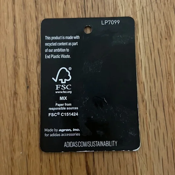 Adidas Tag - Picture 2 of 5